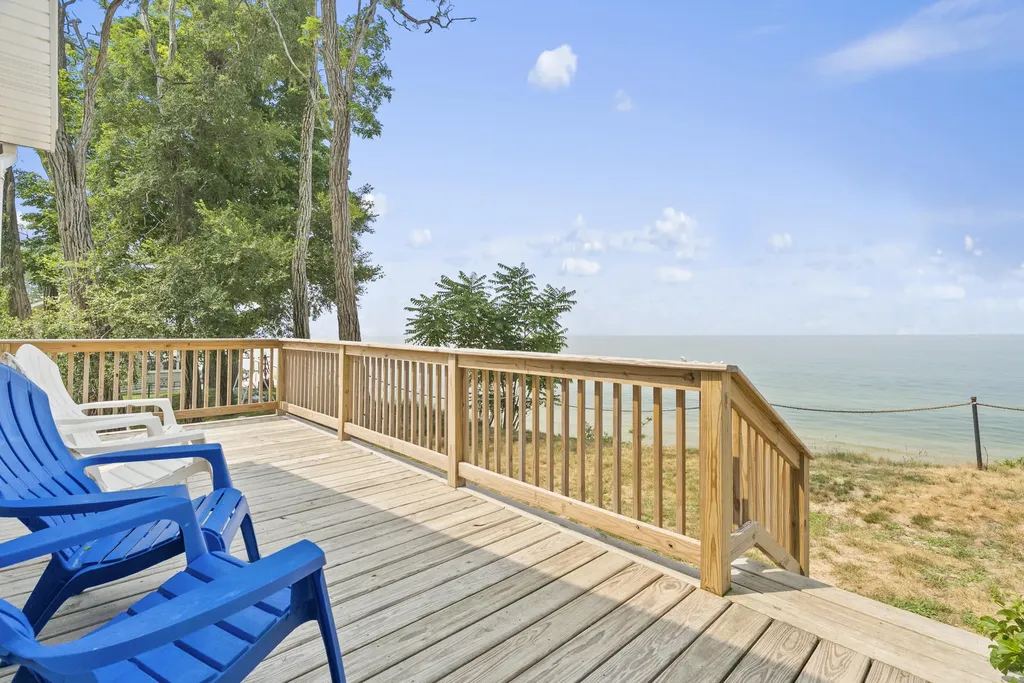 7005 N Old Channel Trail White River Township MI 49437