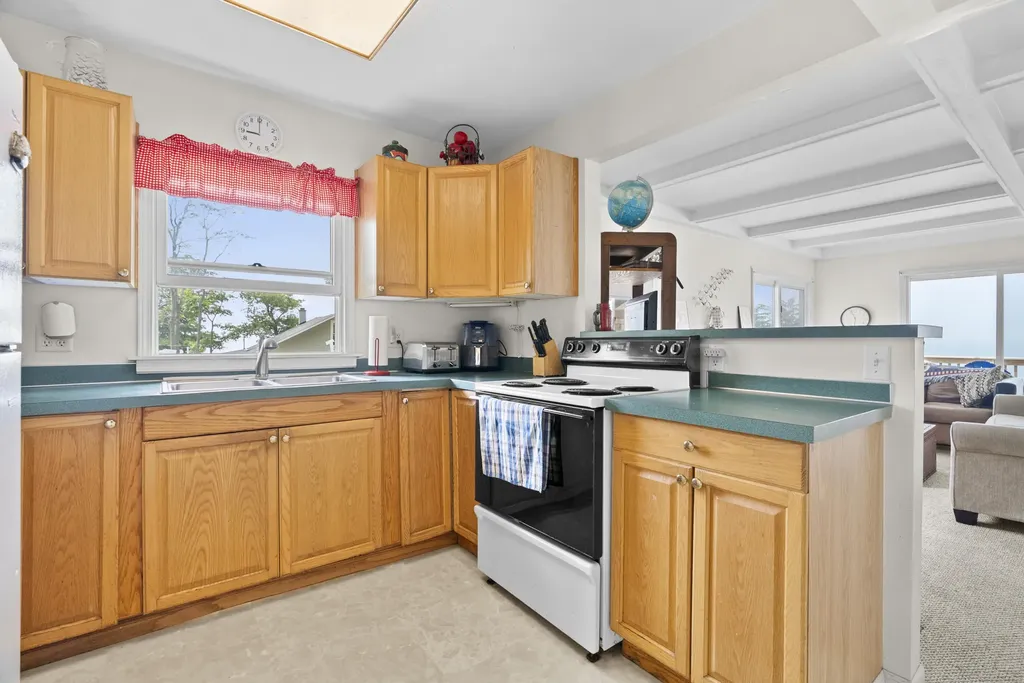 7005 N Old Channel Trail White River Township MI 49437