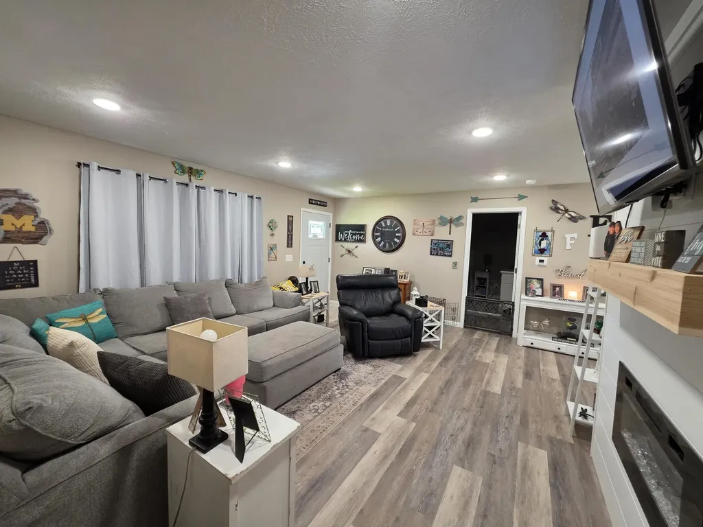 2288 Evanston Avenue Muskegon Charter Township MI 49442