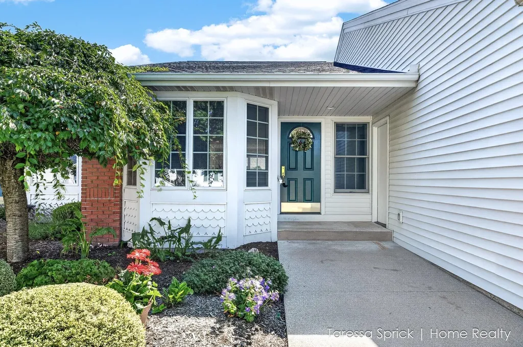 1533 Castlemaine Drive Holland Charter Township MI 49464