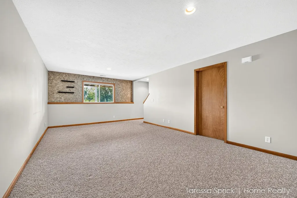 1533 Castlemaine Drive Holland Charter Township MI 49464