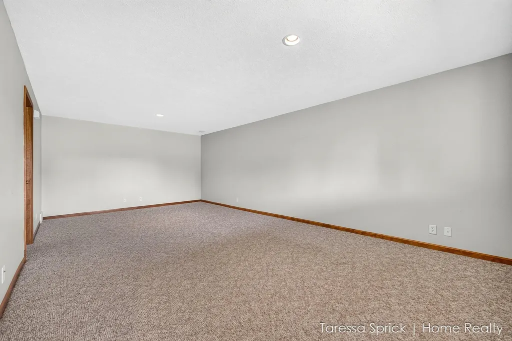 1533 Castlemaine Drive Holland Charter Township MI 49464