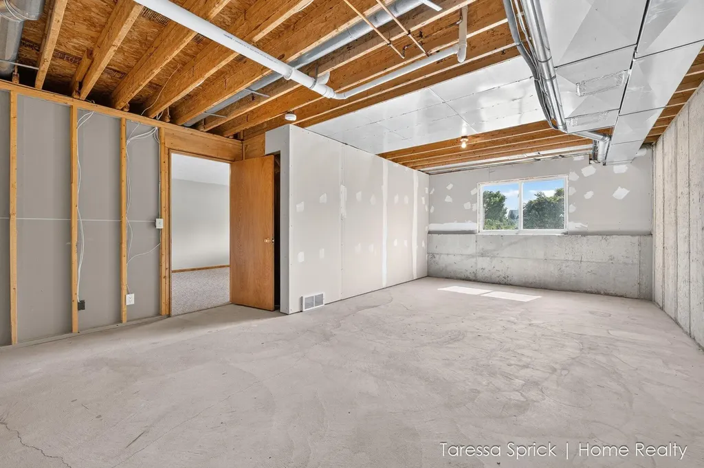 1533 Castlemaine Drive Holland Charter Township MI 49464