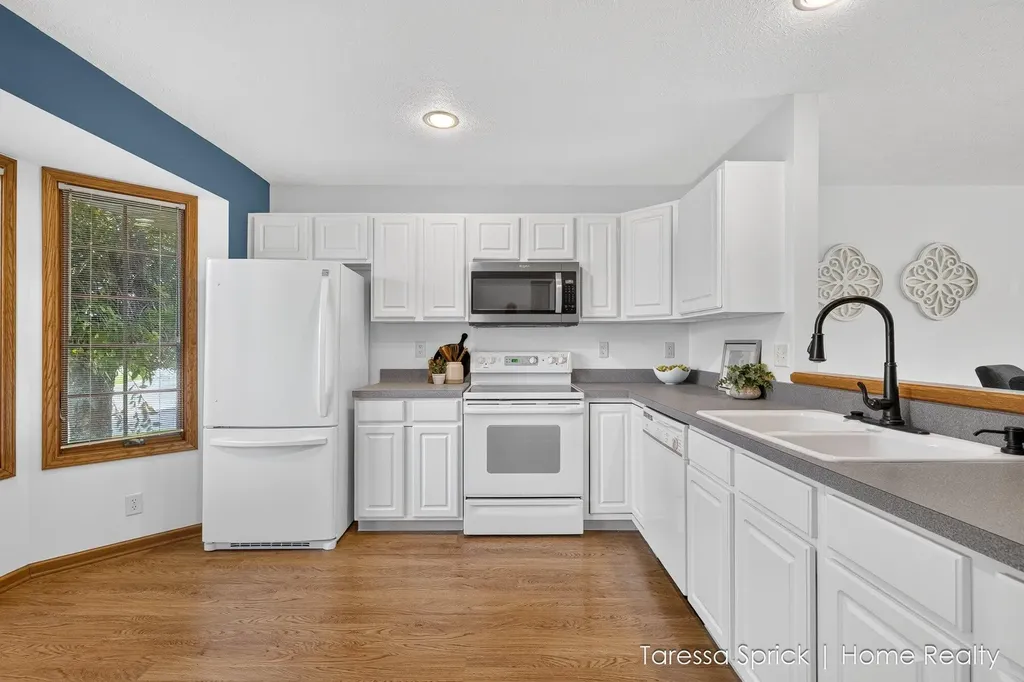 1533 Castlemaine Drive Holland Charter Township MI 49464