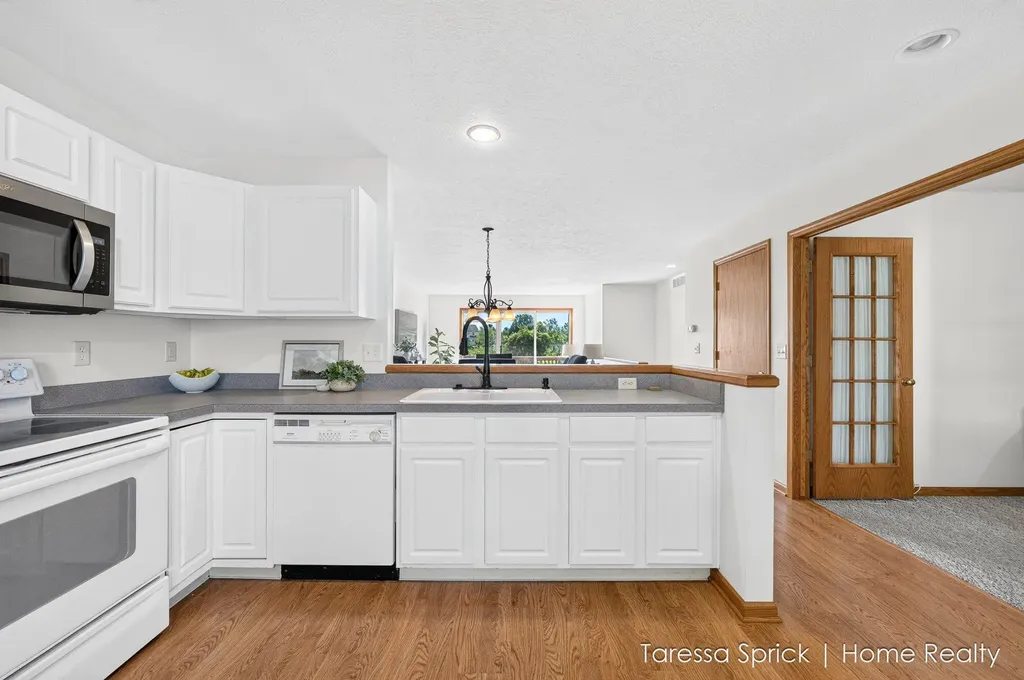 1533 Castlemaine Drive Holland Charter Township MI 49464