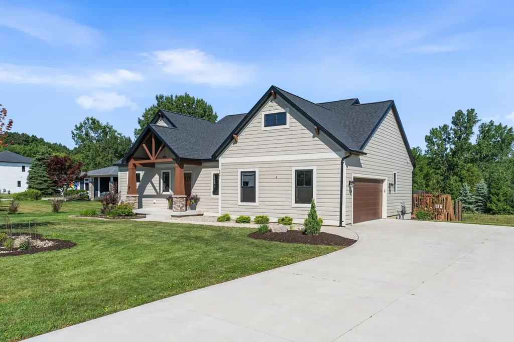 6691 Yamoto Way Saugatuck Township MI 49408