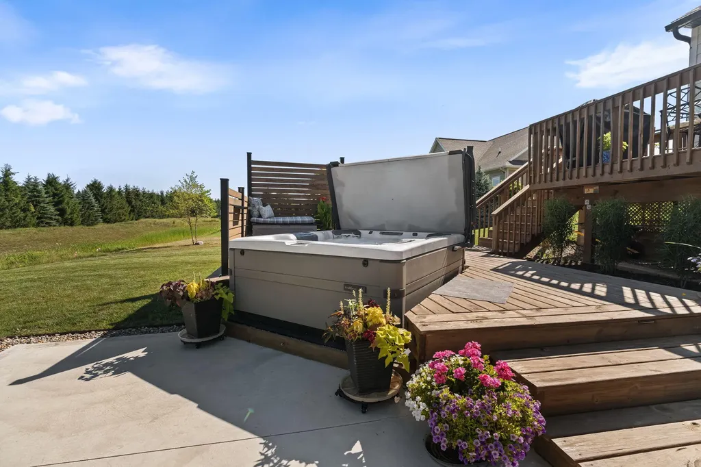 6691 Yamoto Way Saugatuck Township MI 49408