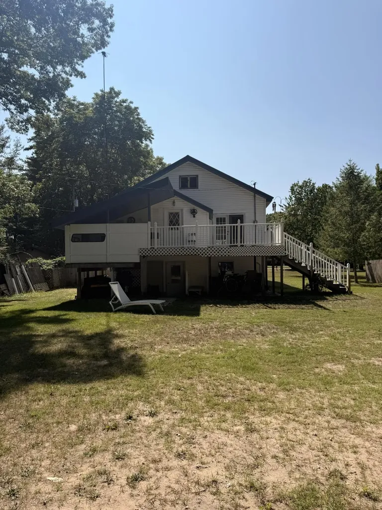 554 N Morris Street Pentwater Township MI 49449