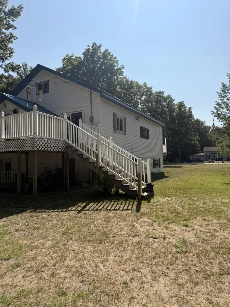 554 N Morris Street Pentwater Township MI 49449