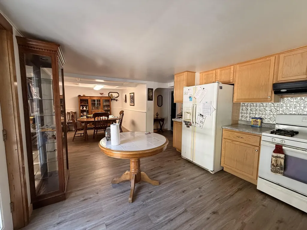 554 N Morris Street Pentwater Township MI 49449