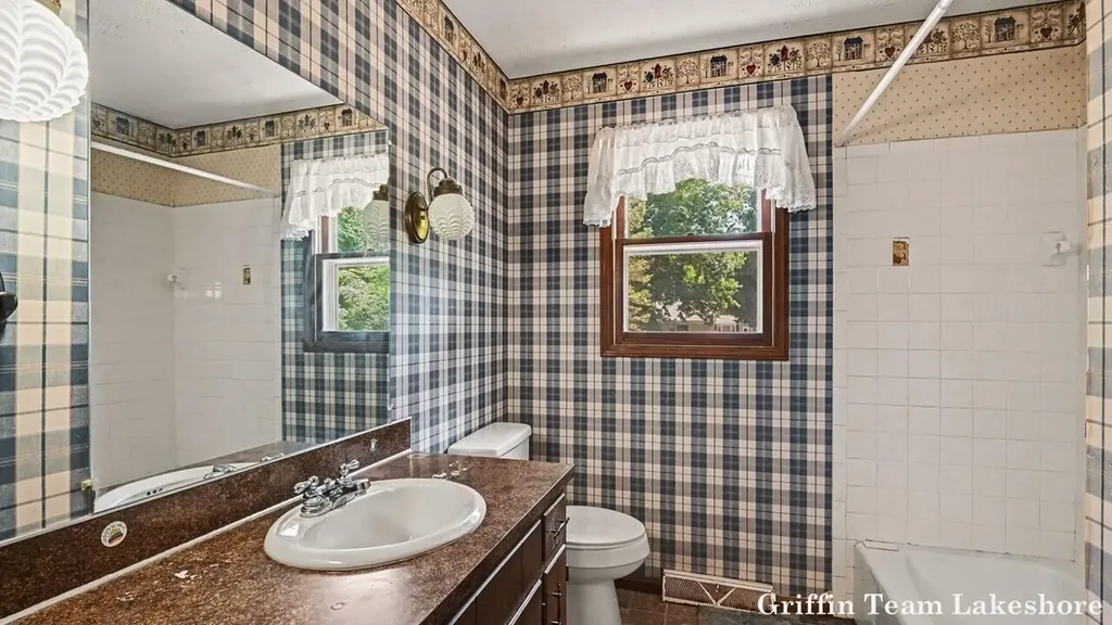1718 Columbus Street Park Township MI 49424