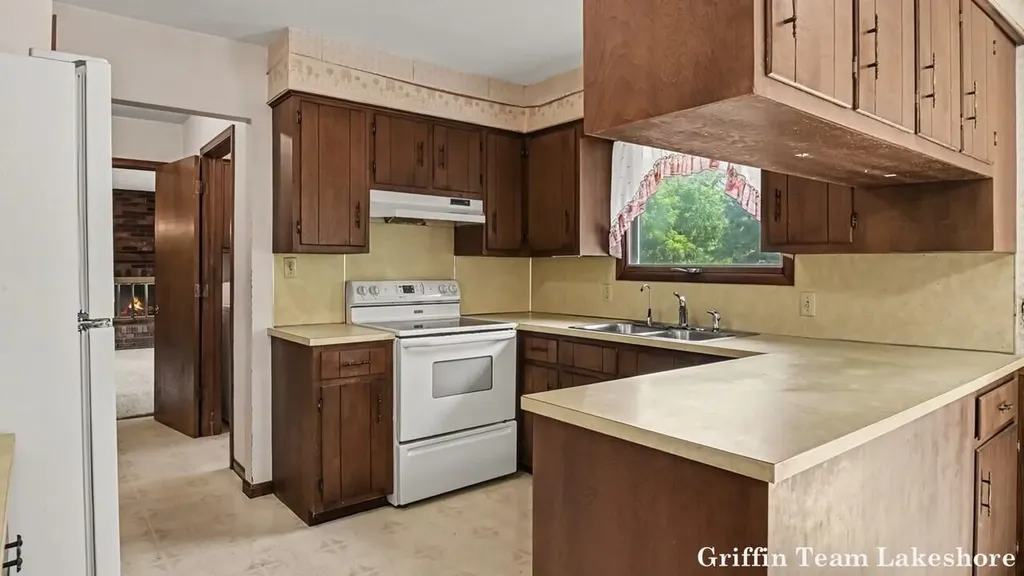 1718 Columbus Street Park Township MI 49424