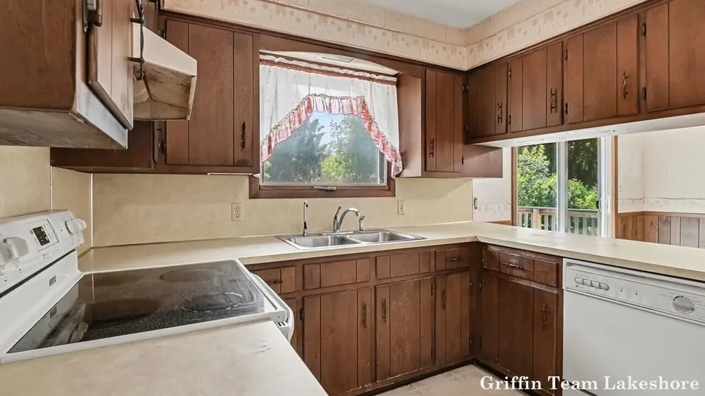 1718 Columbus Street Park Township MI 49424