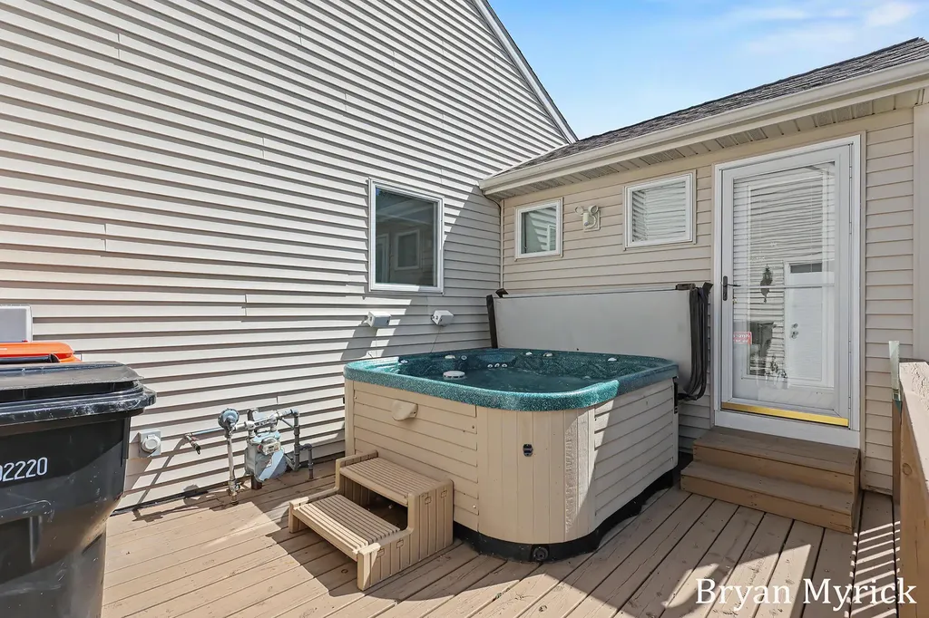 3042 Roberts Way Holland Charter Township MI 49424