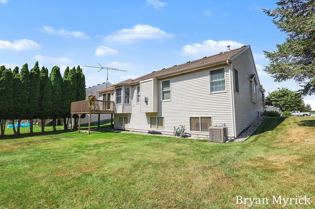 3042 Roberts Way Holland Charter Township MI 49424