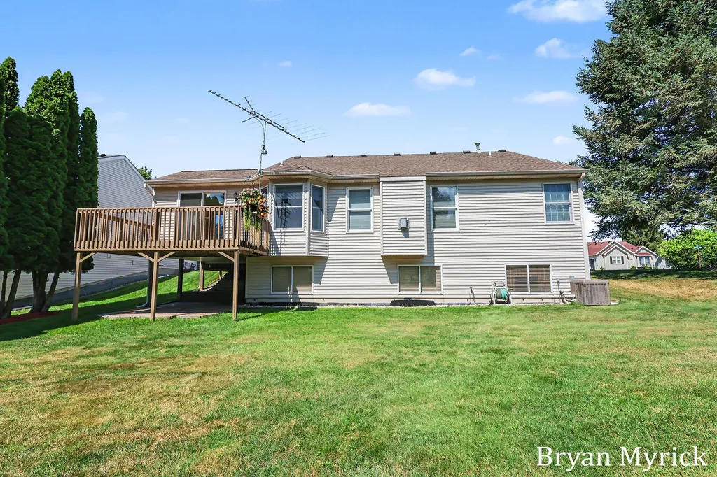 3042 Roberts Way Holland Charter Township MI 49424