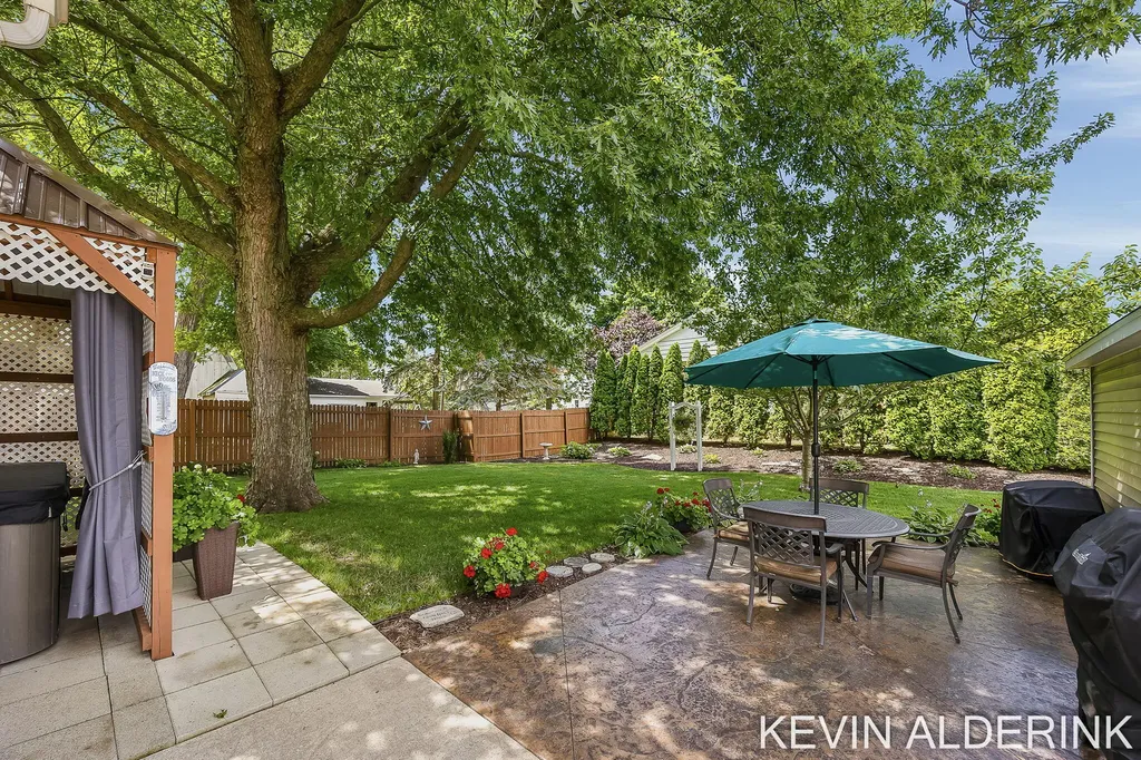 136 S Fairview Road Zeeland City MI 49464