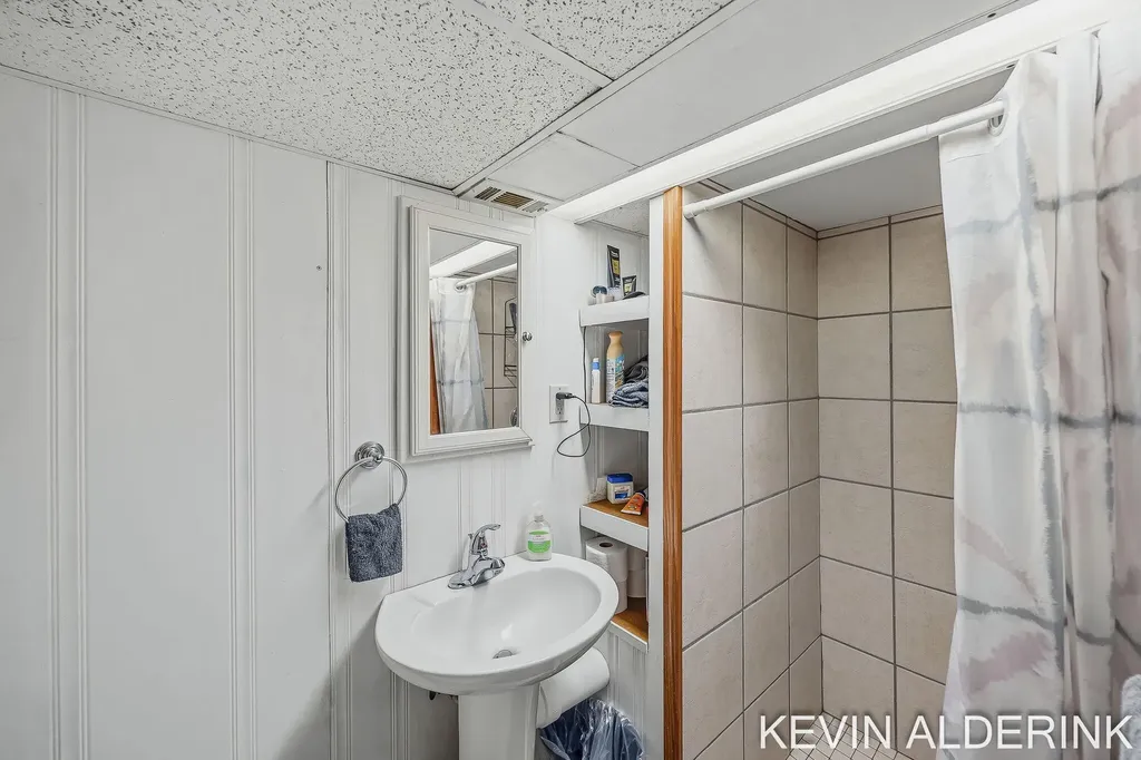 136 S Fairview Road Zeeland City MI 49464