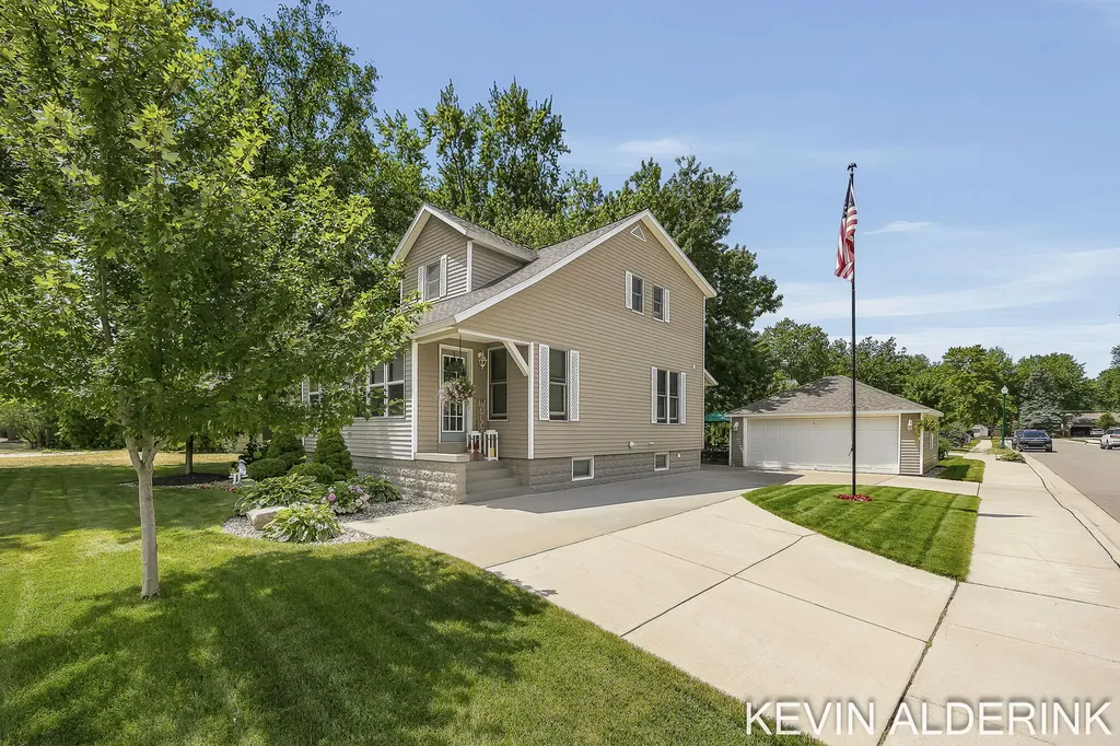 136 S Fairview Road Zeeland City MI 49464