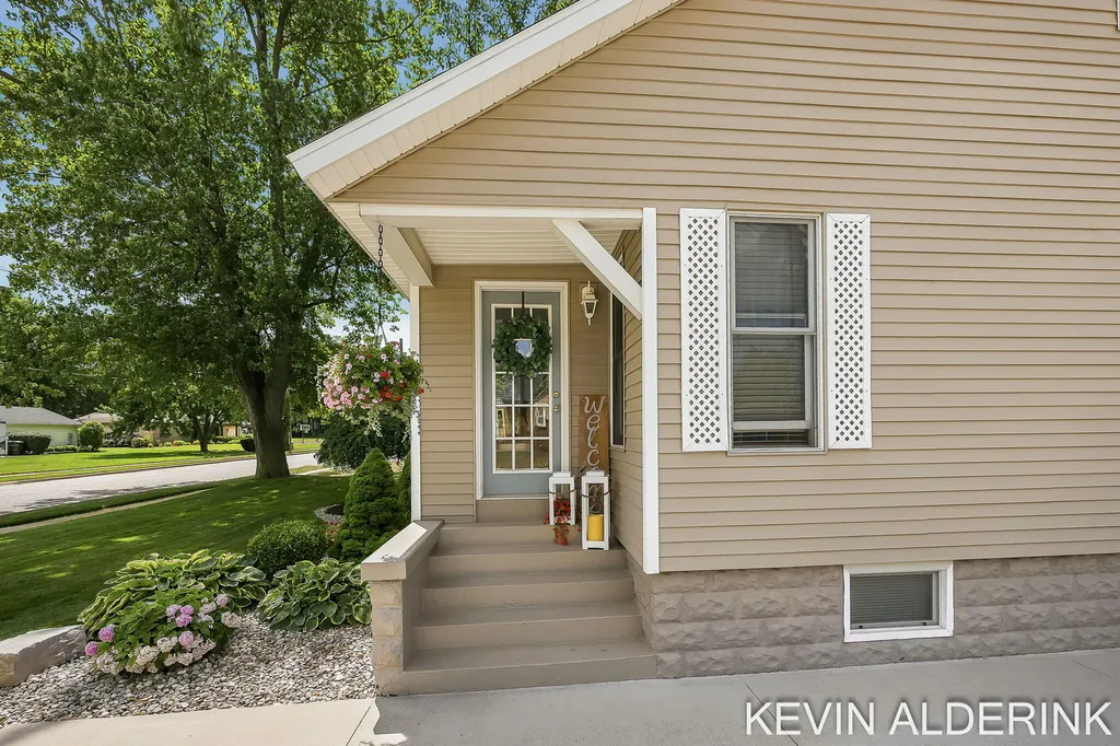 136 S Fairview Road Zeeland City MI 49464