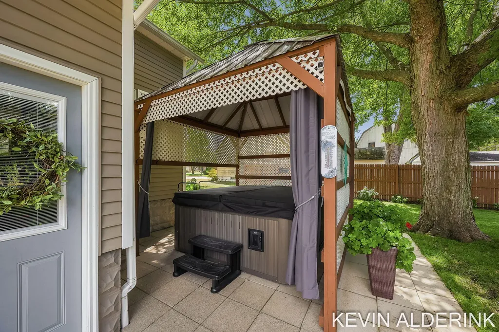 136 S Fairview Road Zeeland City MI 49464