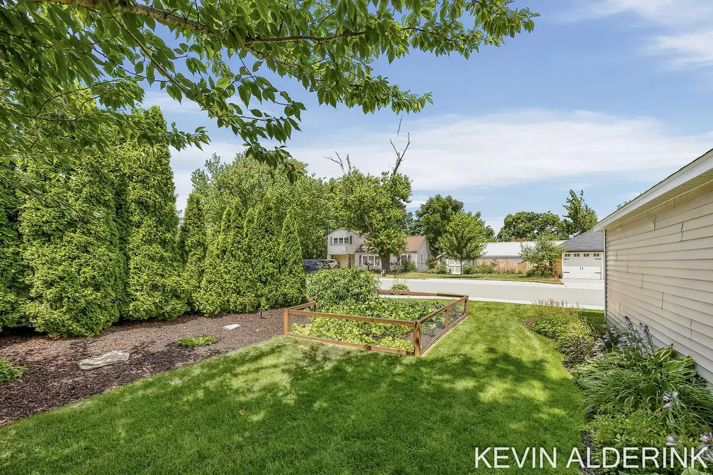 136 S Fairview Road Zeeland City MI 49464