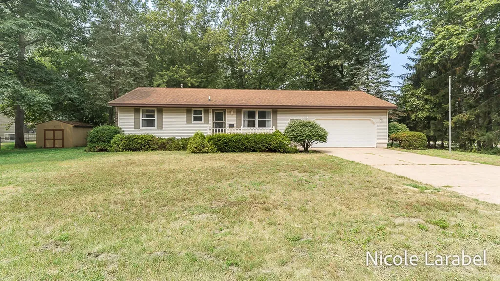 16362 Robbins Road Grand Haven Charter Township MI 49417