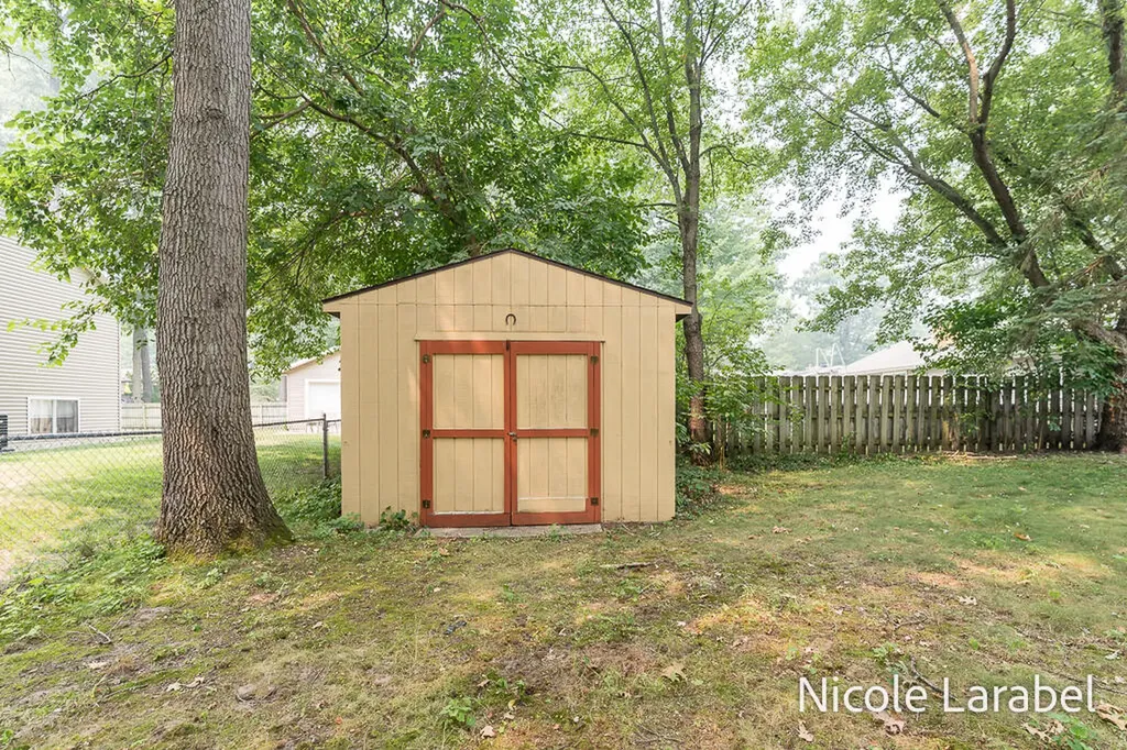 16362 Robbins Road Grand Haven Charter Township MI 49417