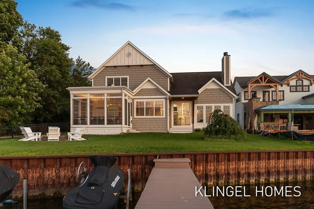 702 Elk Avenue Spring Lake Village MI 49456