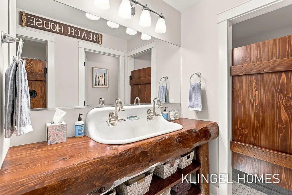 702 Elk Avenue Spring Lake Village MI 49456