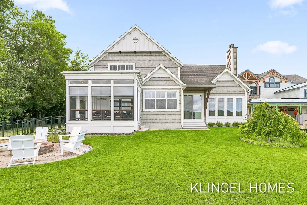 702 Elk Avenue Spring Lake Village MI 49456