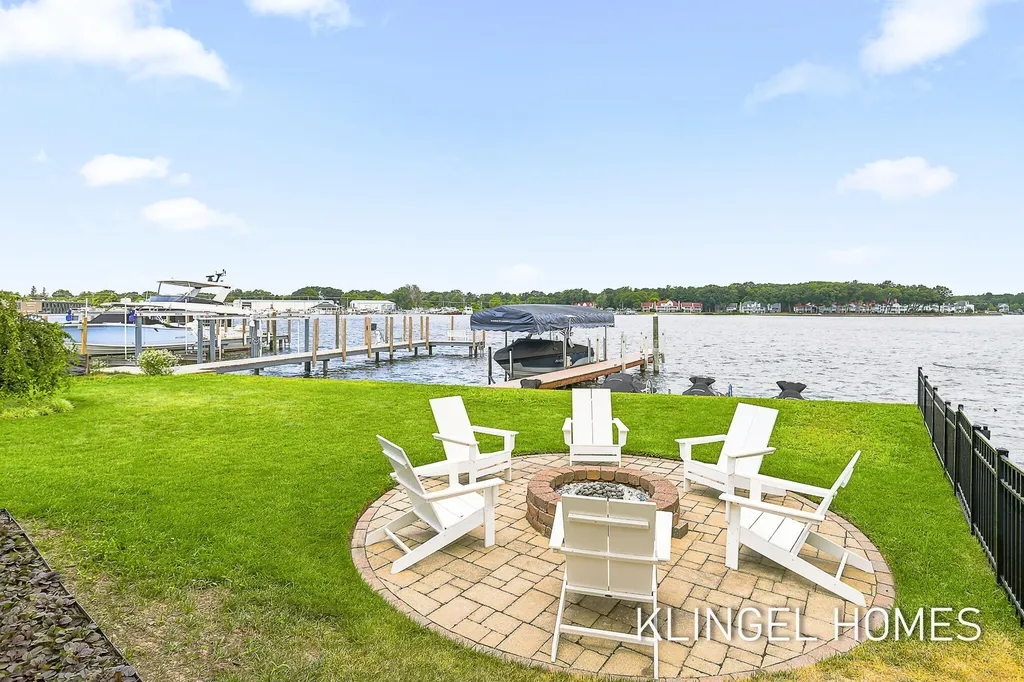 702 Elk Avenue Spring Lake Village MI 49456
