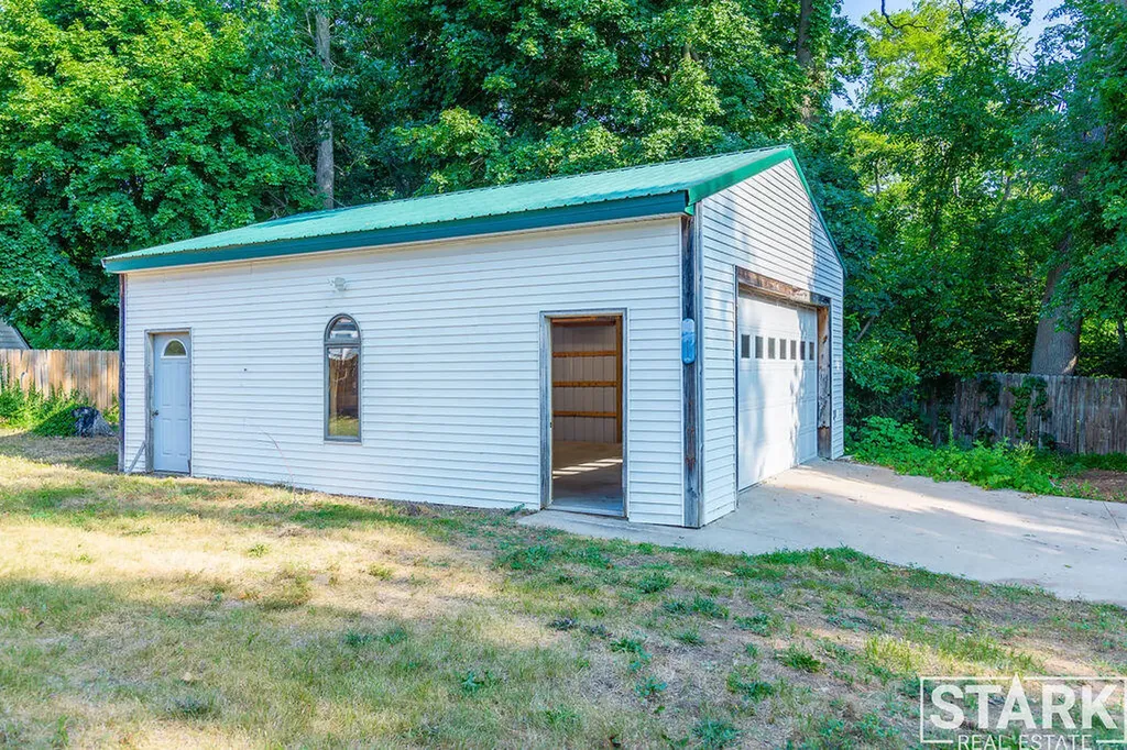 280 Elm Street Fruitport Village MI 49415