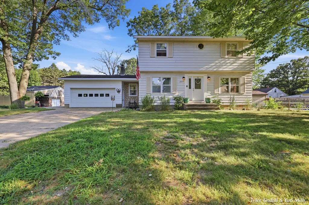 2029 Southland Drive Muskegon Charter Township MI 49442