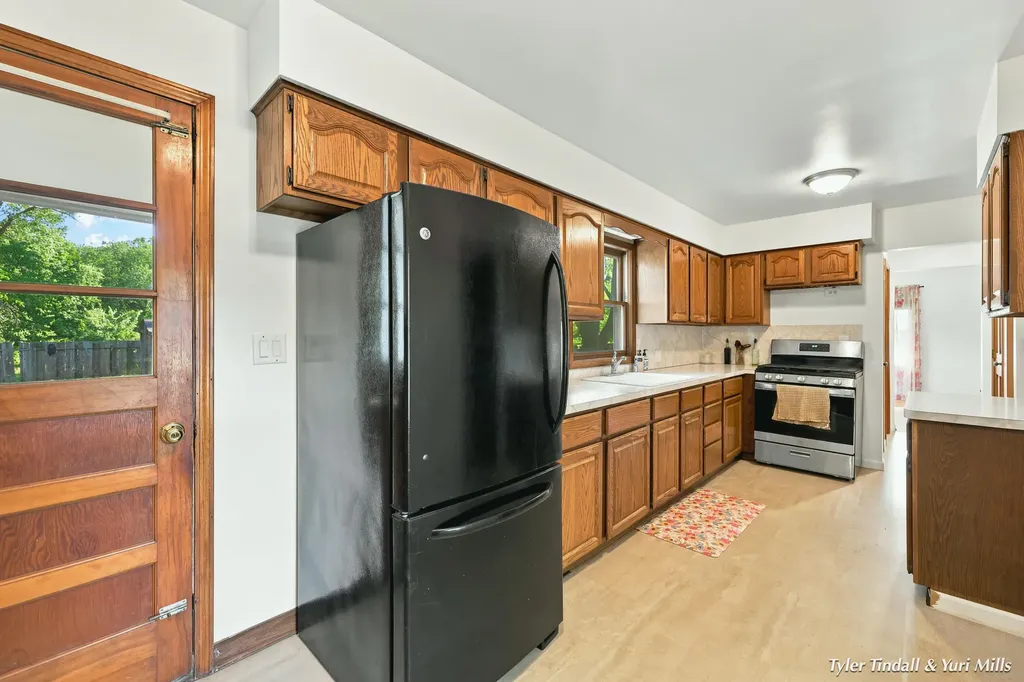 2029 Southland Drive Muskegon Charter Township MI 49442