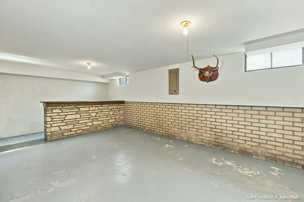 2029 Southland Drive Muskegon Charter Township MI 49442