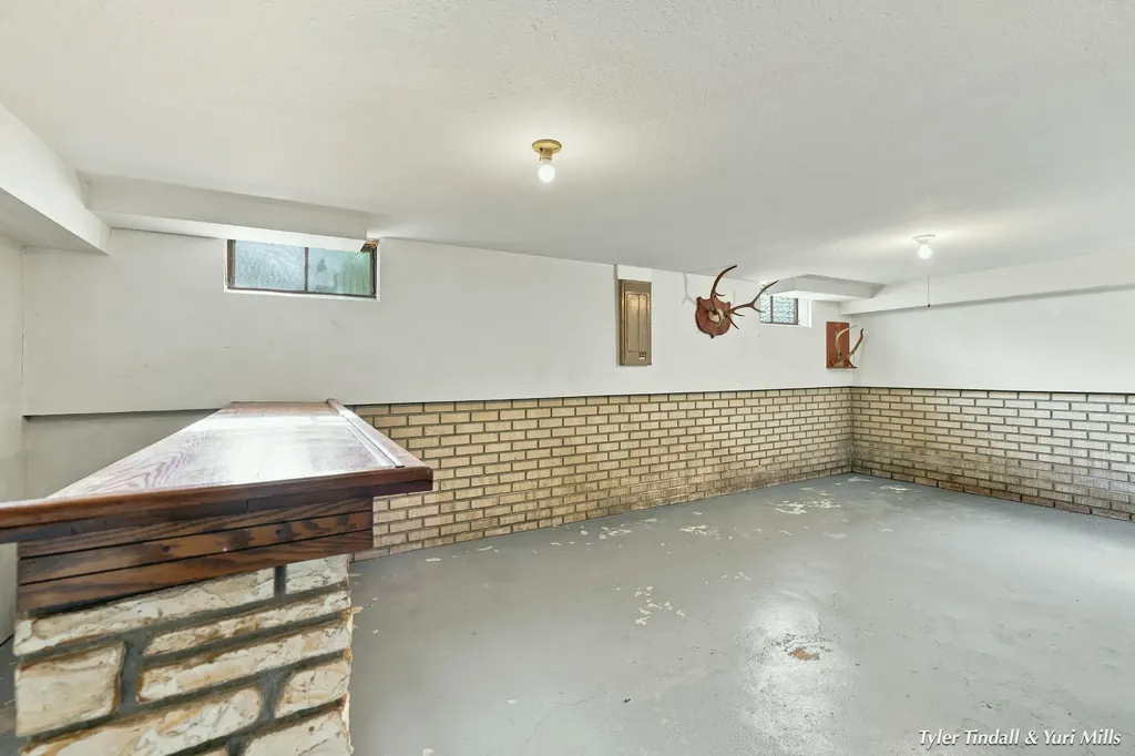 2029 Southland Drive Muskegon Charter Township MI 49442