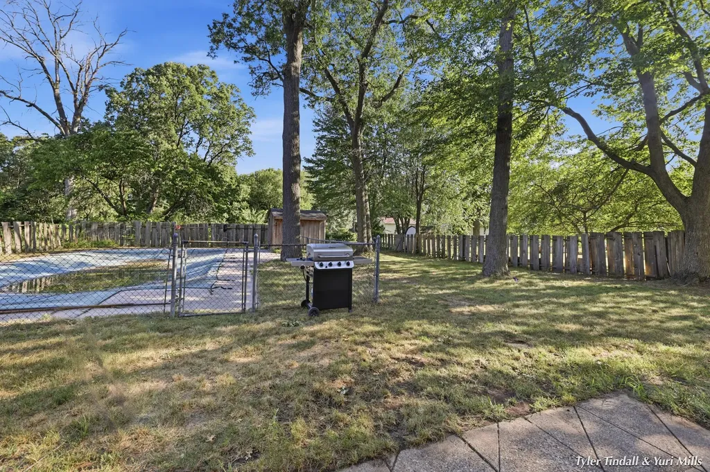2029 Southland Drive Muskegon Charter Township MI 49442