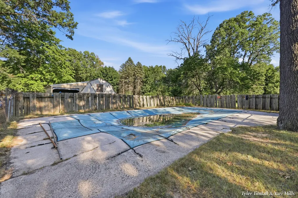 2029 Southland Drive Muskegon Charter Township MI 49442