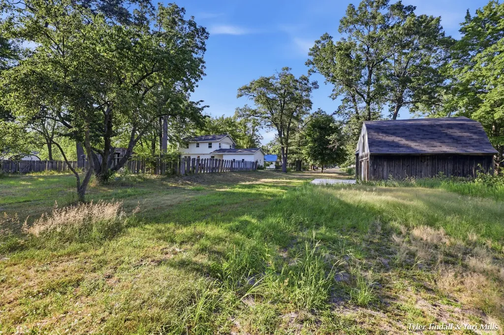 2029 Southland Drive Muskegon Charter Township MI 49442