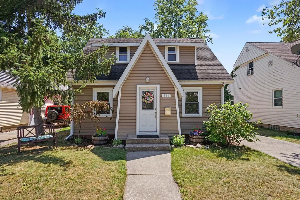 194 W 20th Street Holland City MI 49423