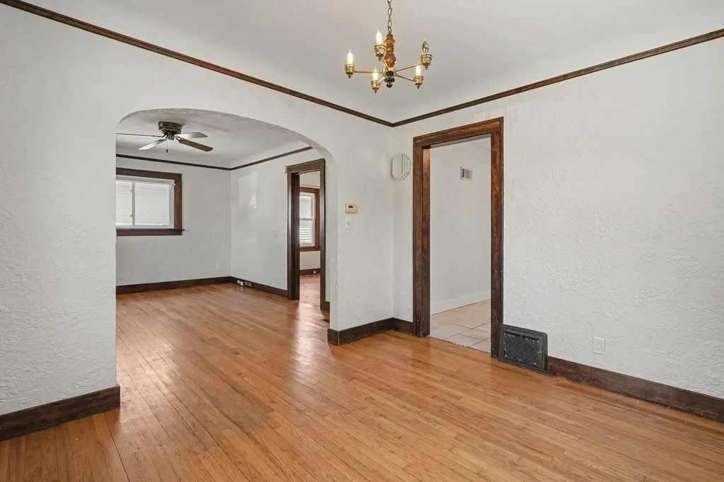 194 W 20th Street Holland City MI 49423