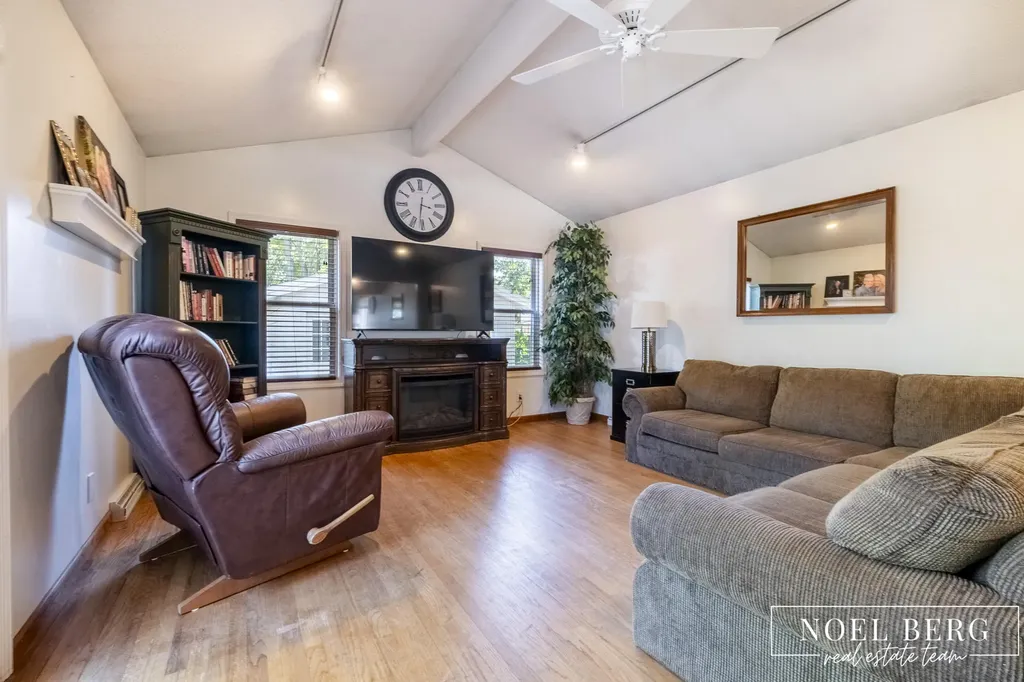 1641 Moulton Avenue North Muskegon City MI 49445