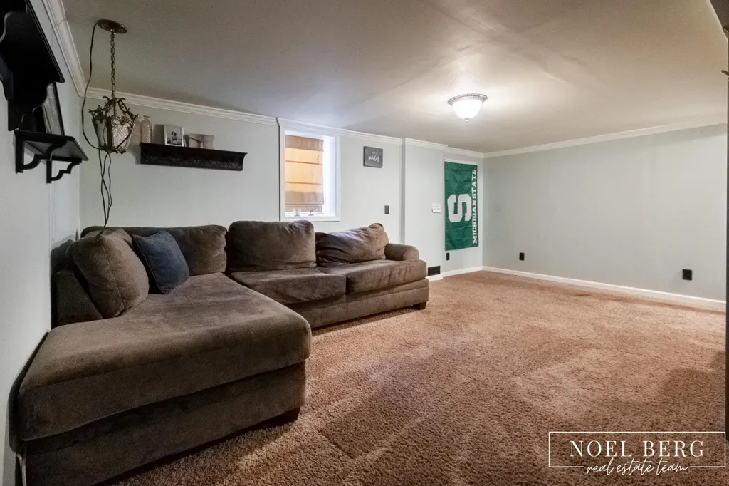 1641 Moulton Avenue North Muskegon City MI 49445