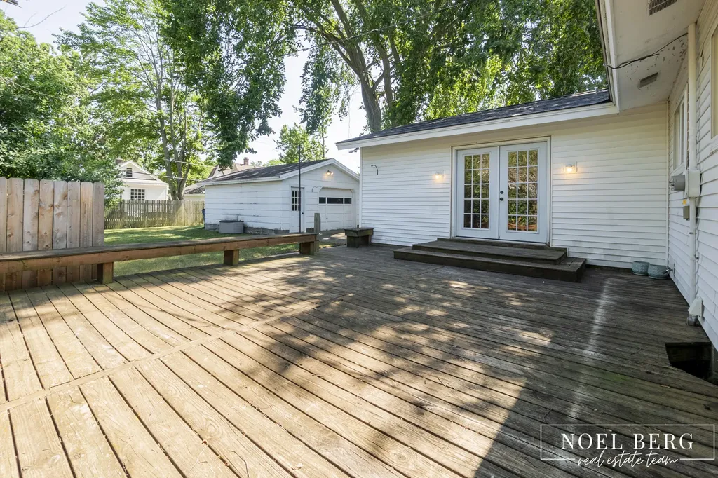 1641 Moulton Avenue North Muskegon City MI 49445