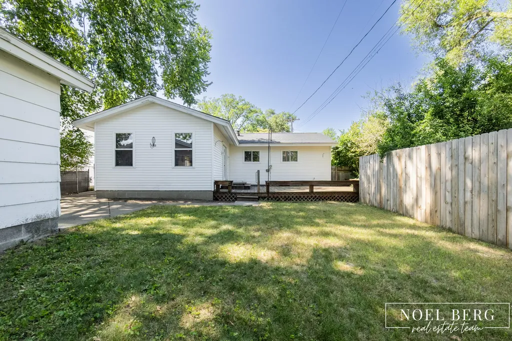 1641 Moulton Avenue North Muskegon City MI 49445