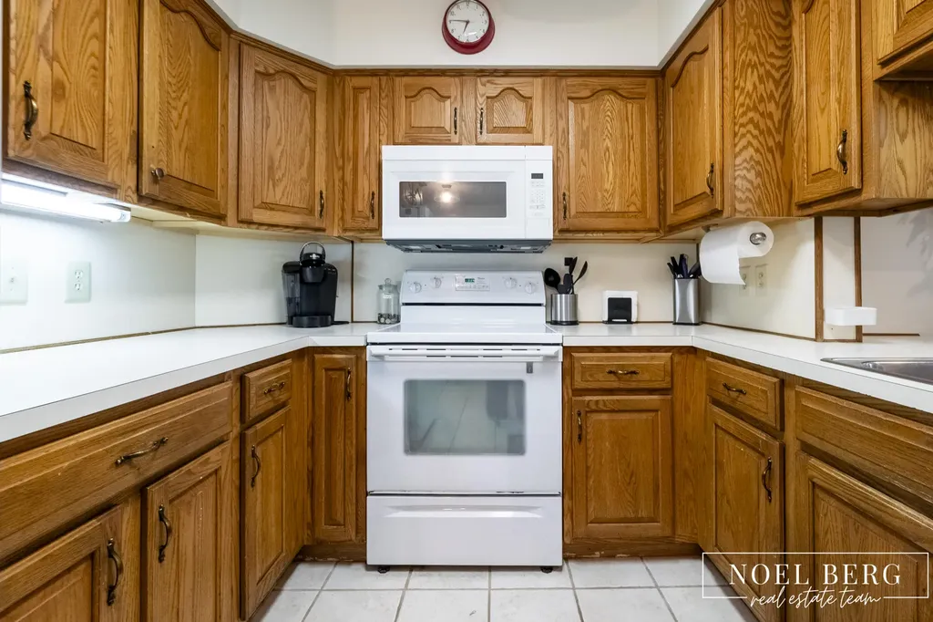 1641 Moulton Avenue North Muskegon City MI 49445