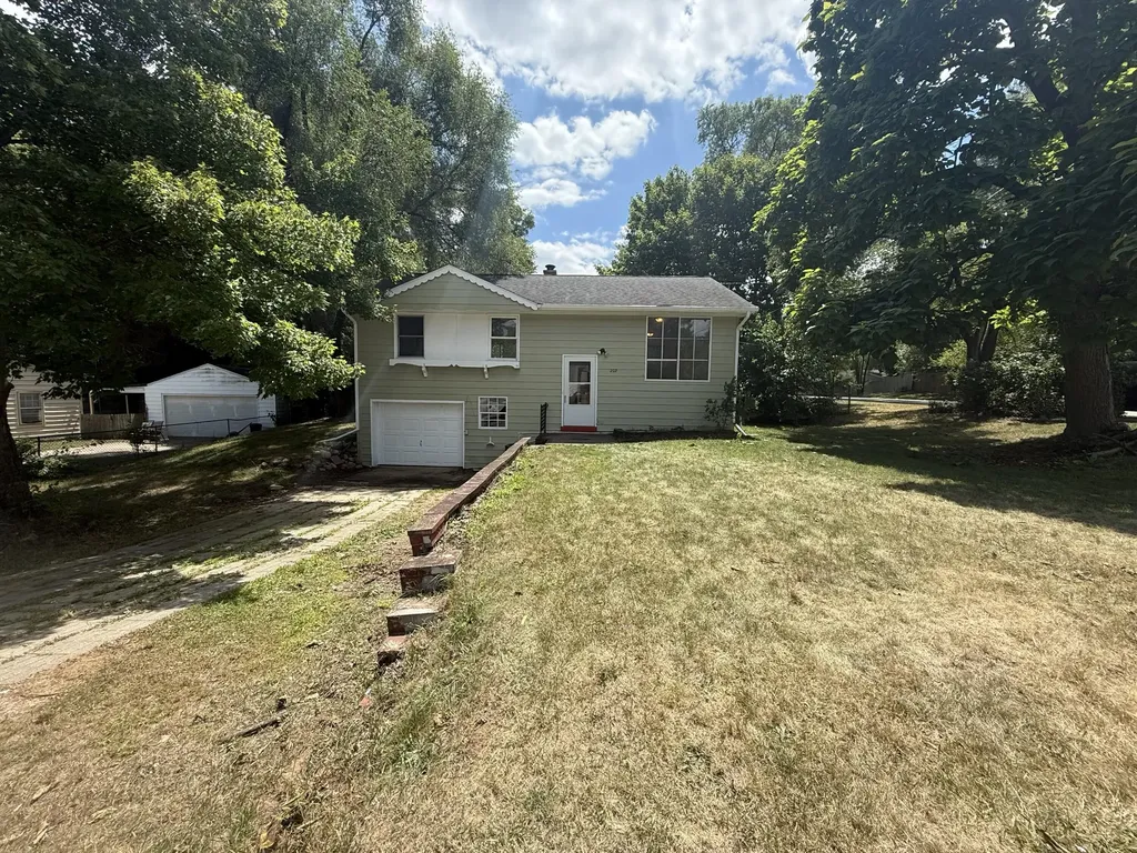 202 Viking Drive Pennfield Charter Township MI 49017