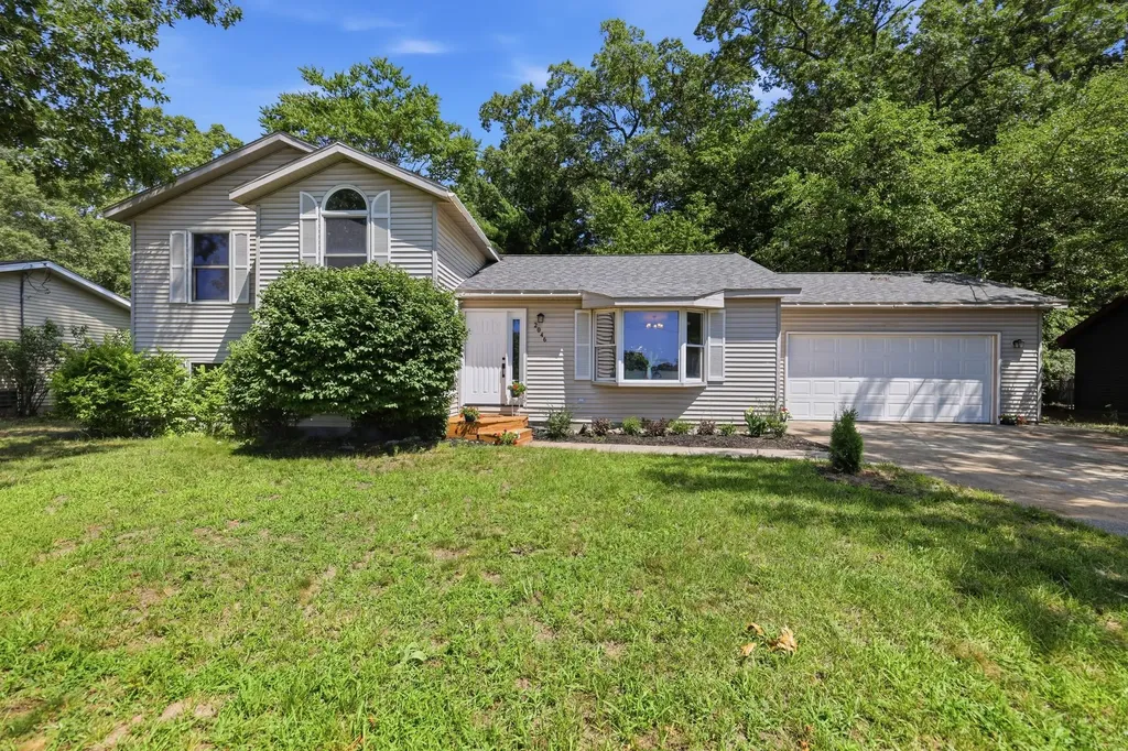 2046 N Roberts Road Muskegon Charter Township MI 49445