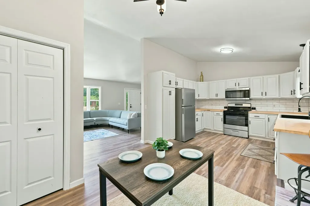 2046 N Roberts Road Muskegon Charter Township MI 49445